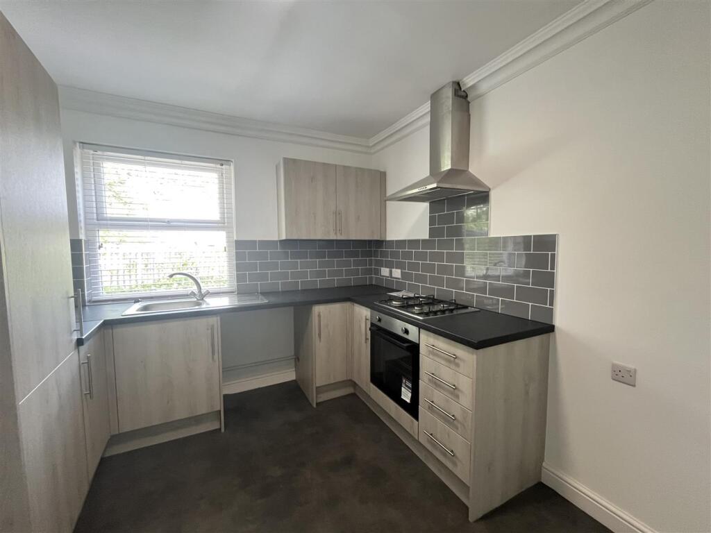 House in Bradford - View 3