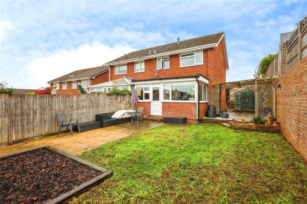 3-bed semi-detached on Streele View, Uckfield, East Sussex, TN22, £350,000