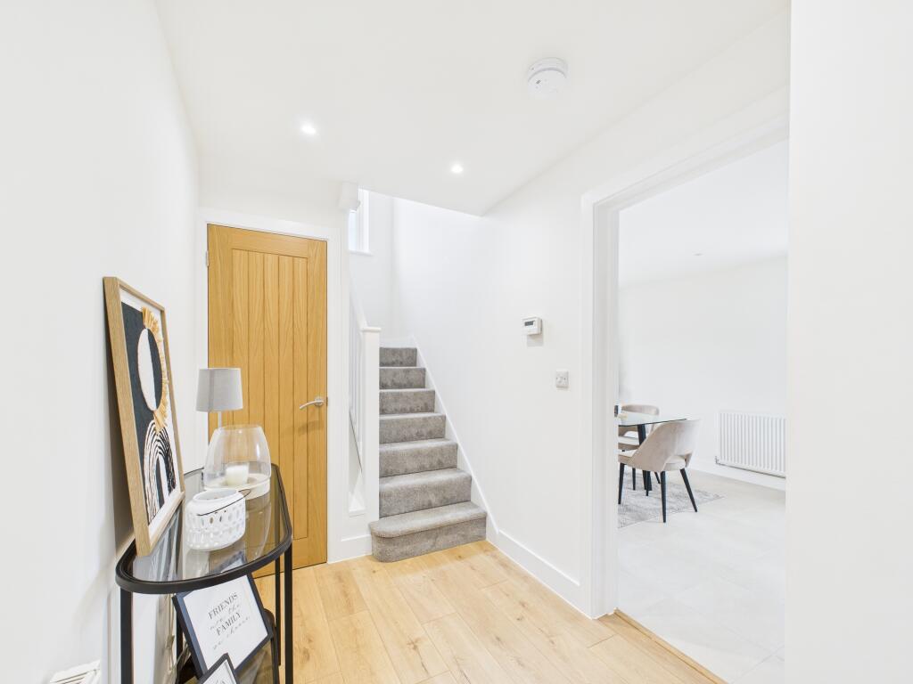 18 Olive Grove, Chaddesden photo 3