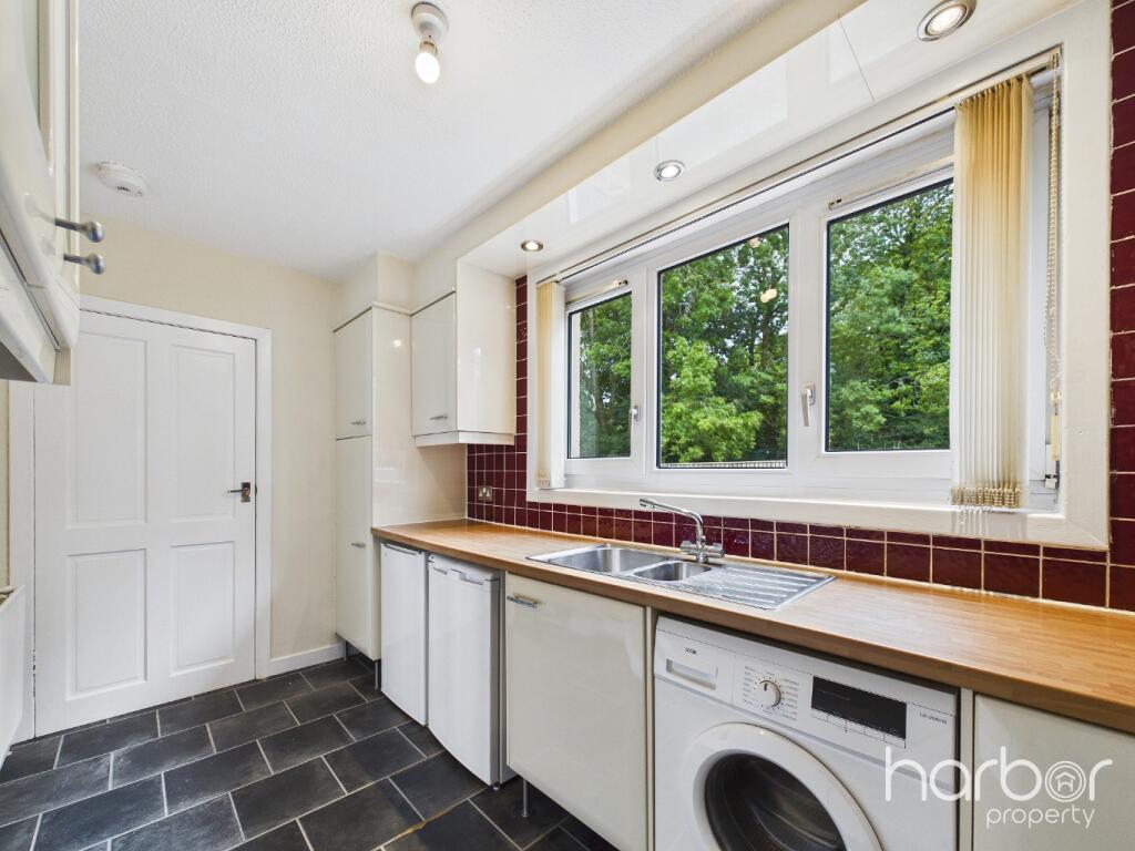 House in Glasgow - More