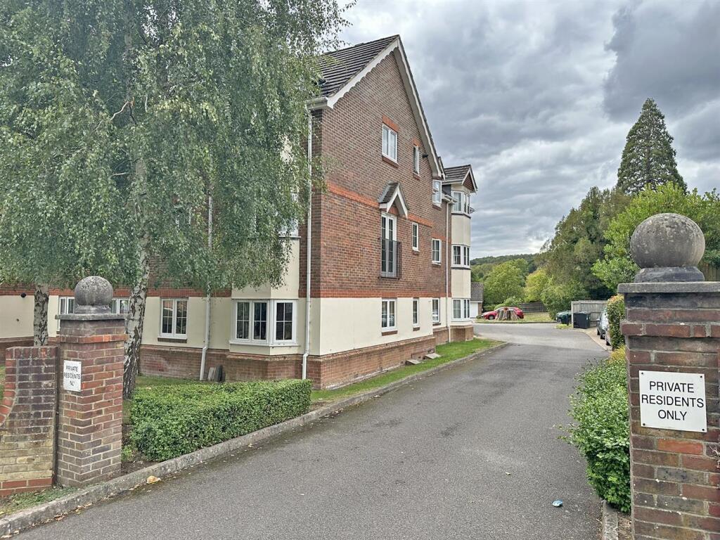 Main image of property: London Road, Redhill