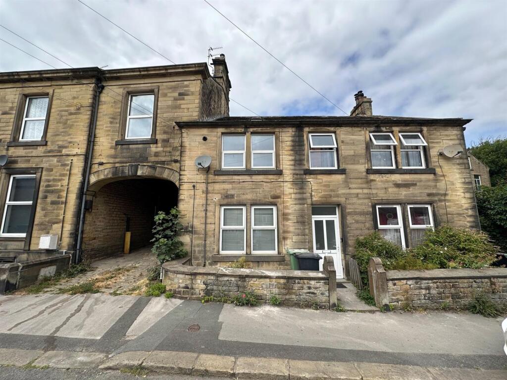 Woodhead Road, Holmbridge, Holmfirth HD9