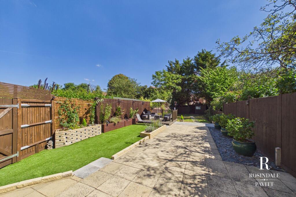 House in London, Hackbridge - View 4