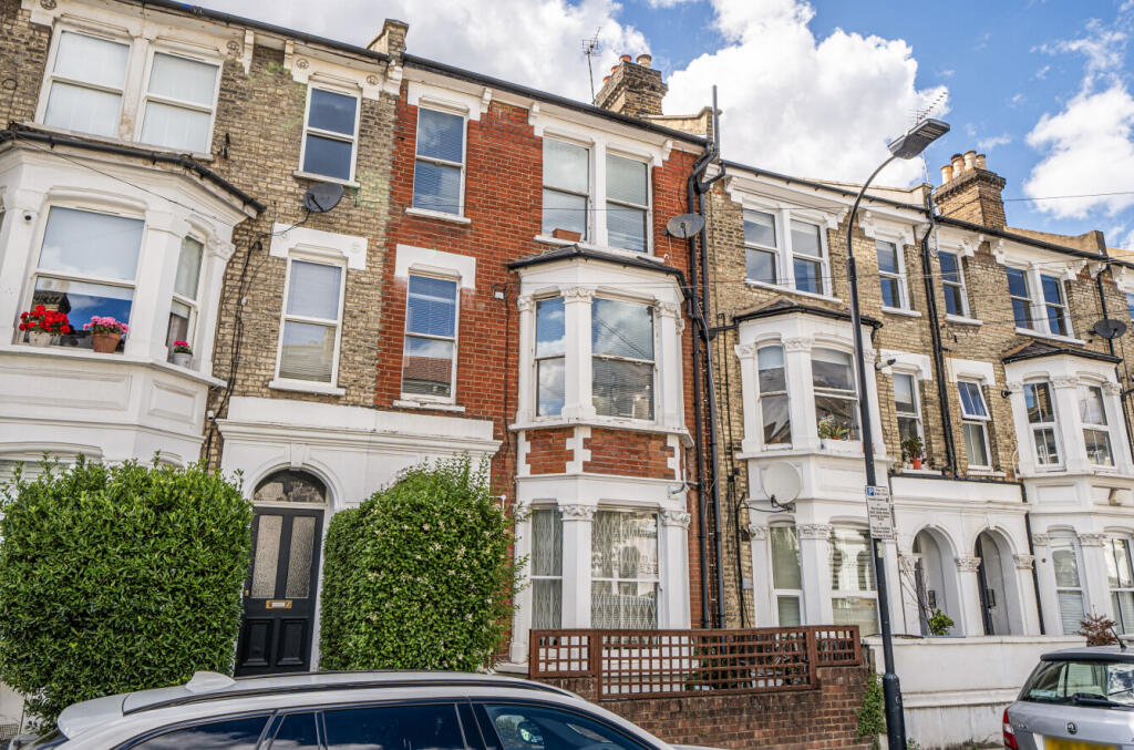 Davisville Road, London - More