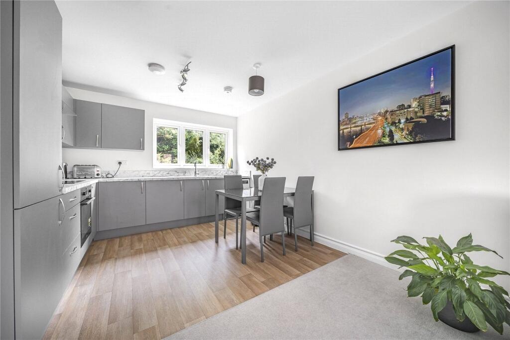 Apartment in Guildford - View 3