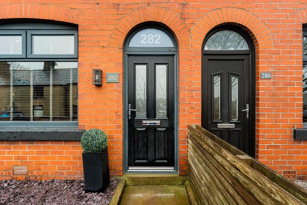 282, Blackburn Road, Darwen, BL7 photo 3