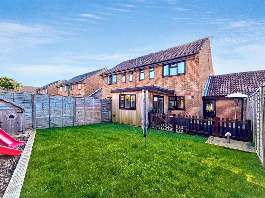 Hodcombe Close, Eastbourne photo 4