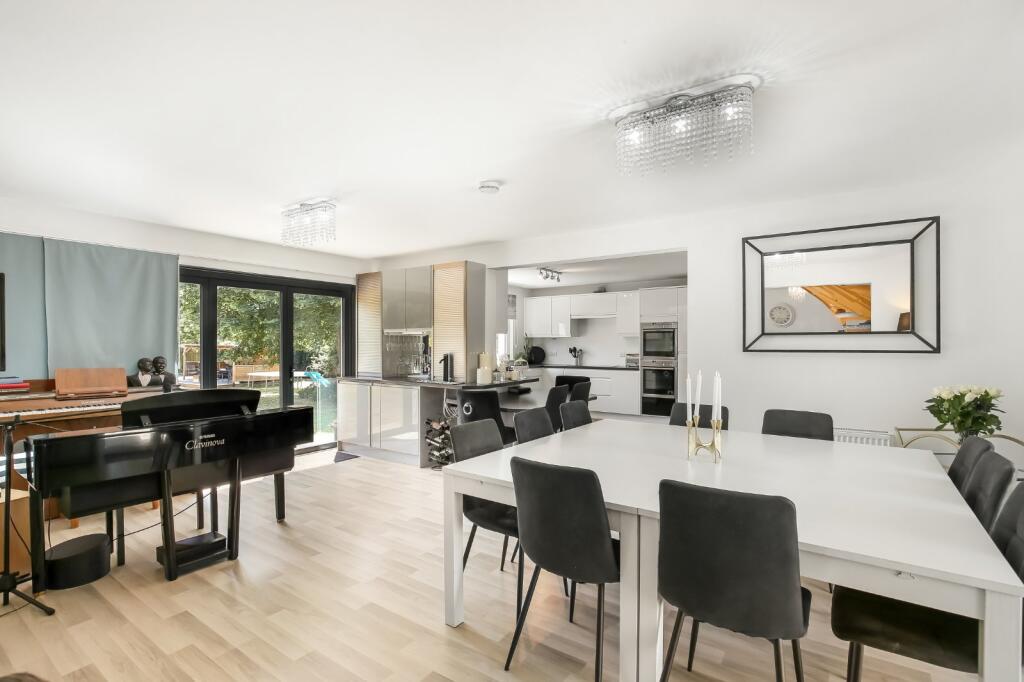 House in Salisbury, Winterbourne - View 2