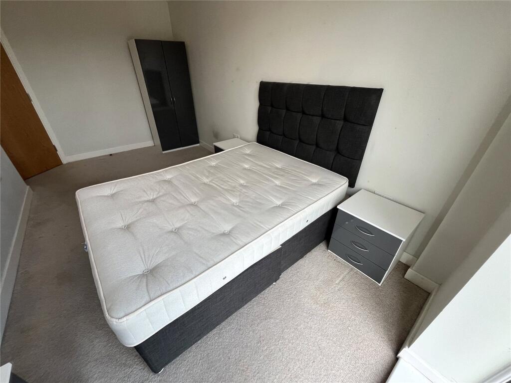 Apartment in Manchester - More
