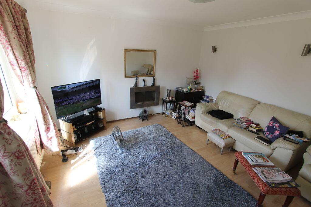 House in Wellingborough, Hatton Park - View 2