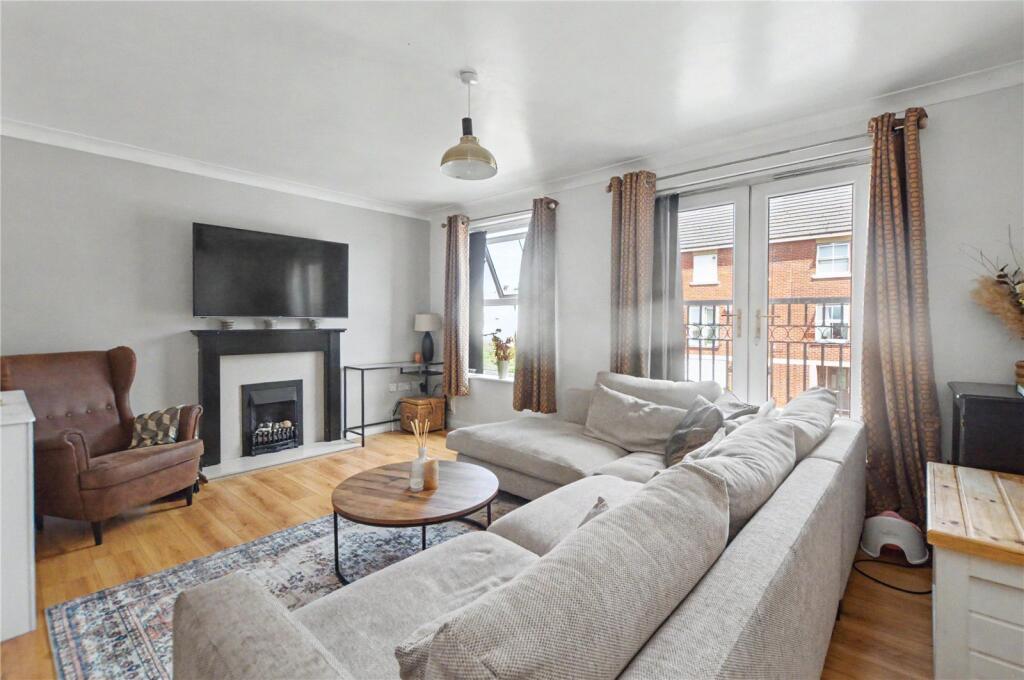 House in Leeds, Howlett Cross - View 2