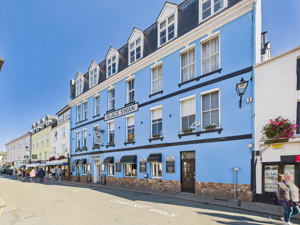 2-bed flat on Barracuda Flats, Fore Street, East Looe, Looe, Cornwall, £150,000