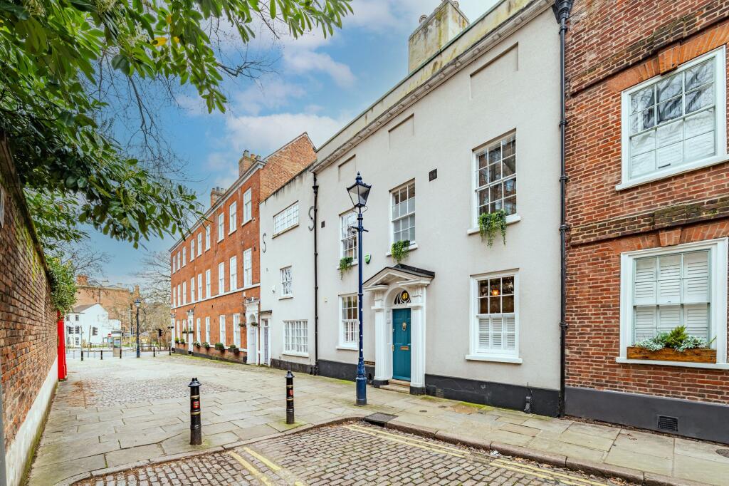 Main image of property: Castle Gate, Nottingham, NG1