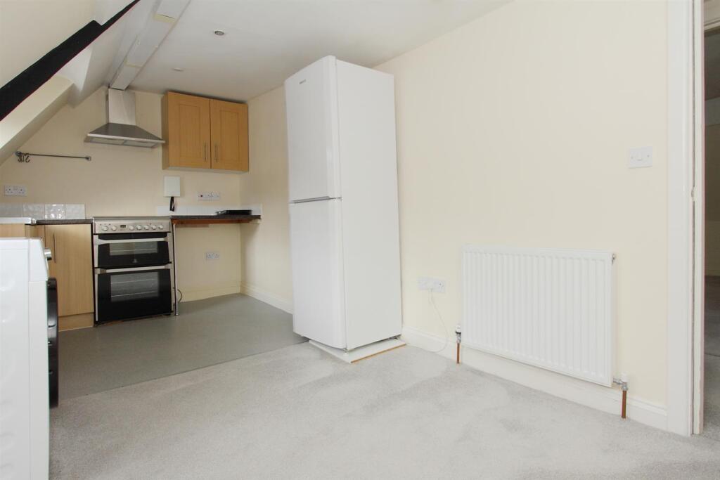 Apartment in Salisbury - View 5