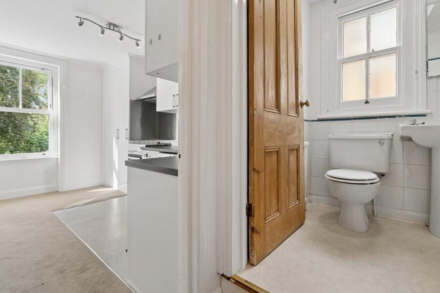 Apartment in London - View 5