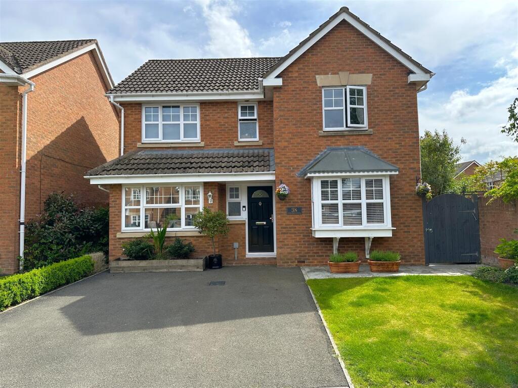 4-bed detached on Sutherland Crescent, Chippenham, £459,950