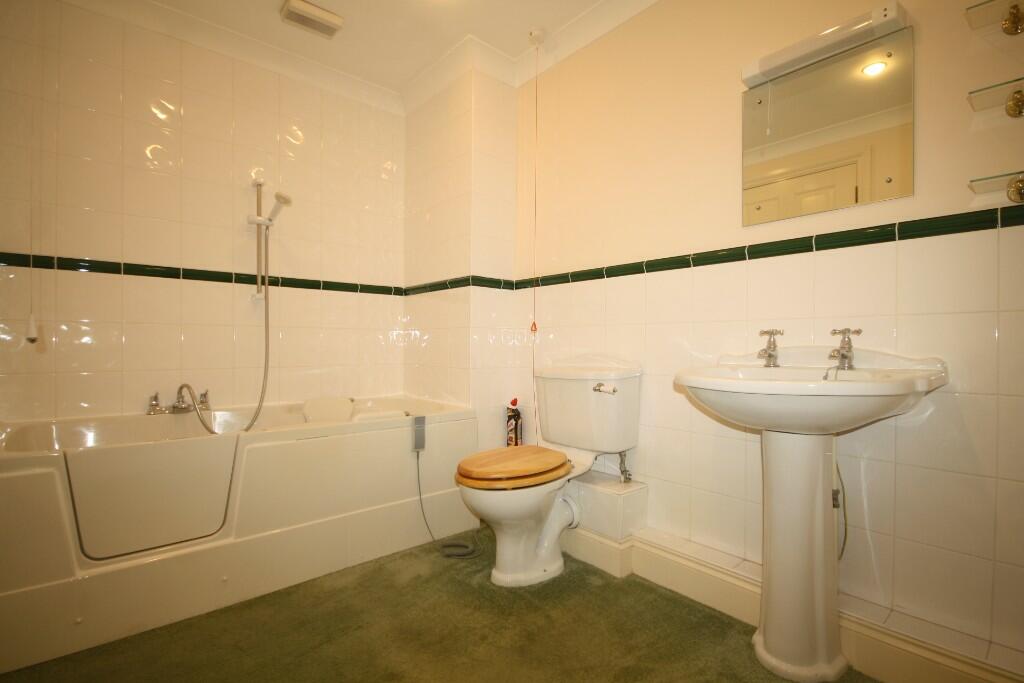 Willicombe Park, Tunbridge Wells, Kent, TN2 photo 4