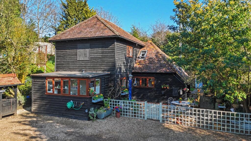 Main image of property: New Barn, Horselees Road, Boughton-Under-Blean, Faversham, Kent, ME13