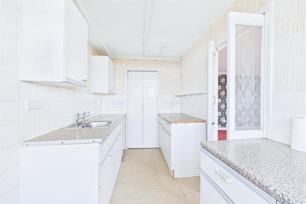 Apartment in Clevedon, Walton Park - View 4