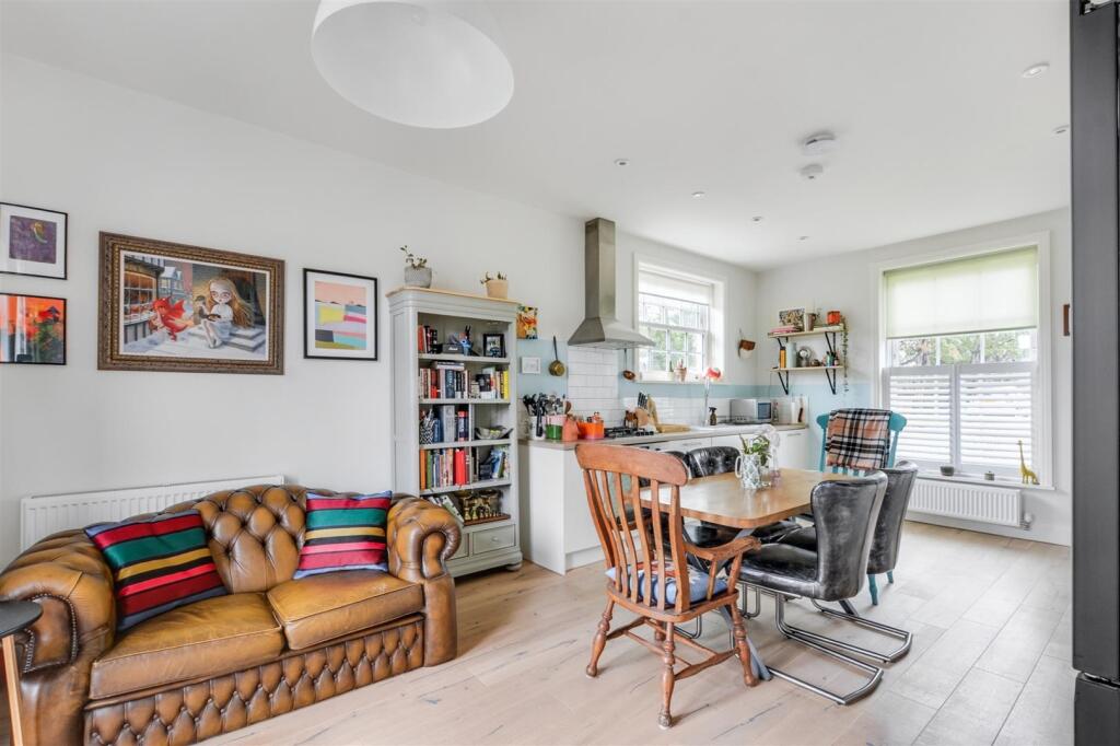 House in Broxtowe, Nottinghamshire - View 3
