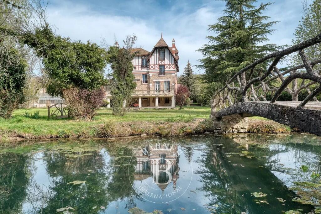 Main image of property: Roinville, Essonne, Paris-Isle of France