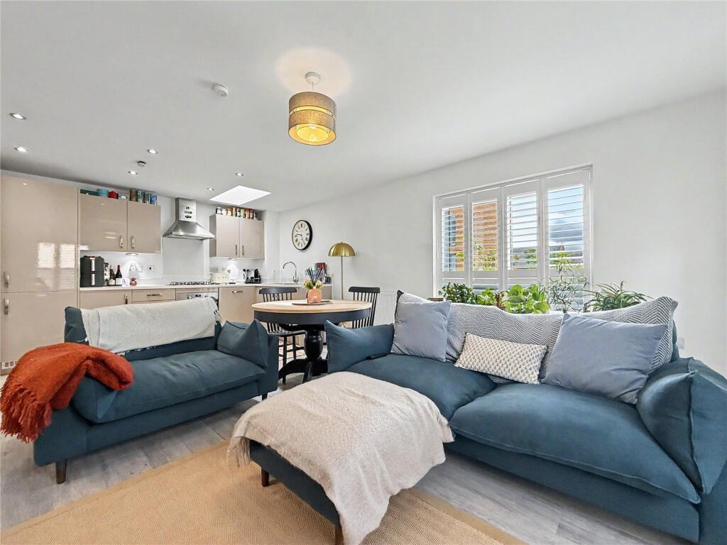 Apartment in Cambridge - View 4