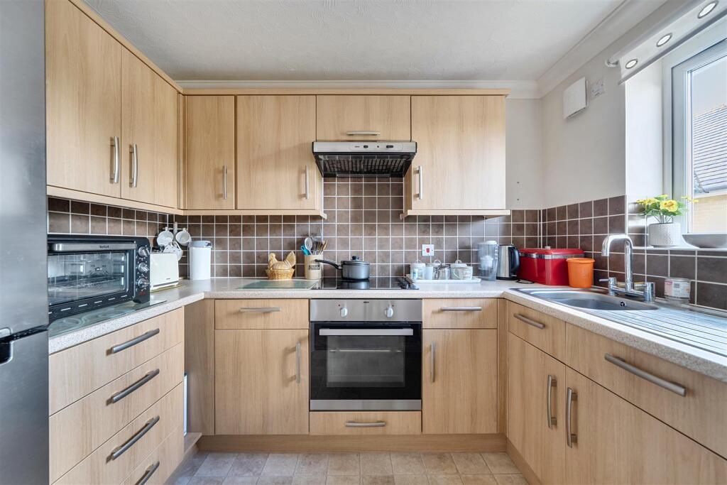 Apartment in Southampton, Bitterne - More