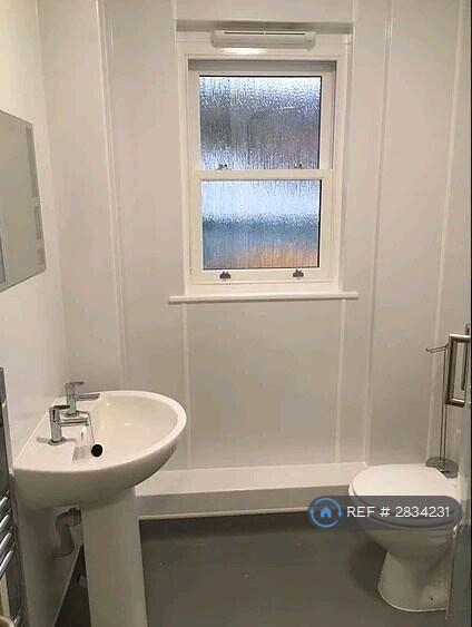 1 bedroom house share for rent