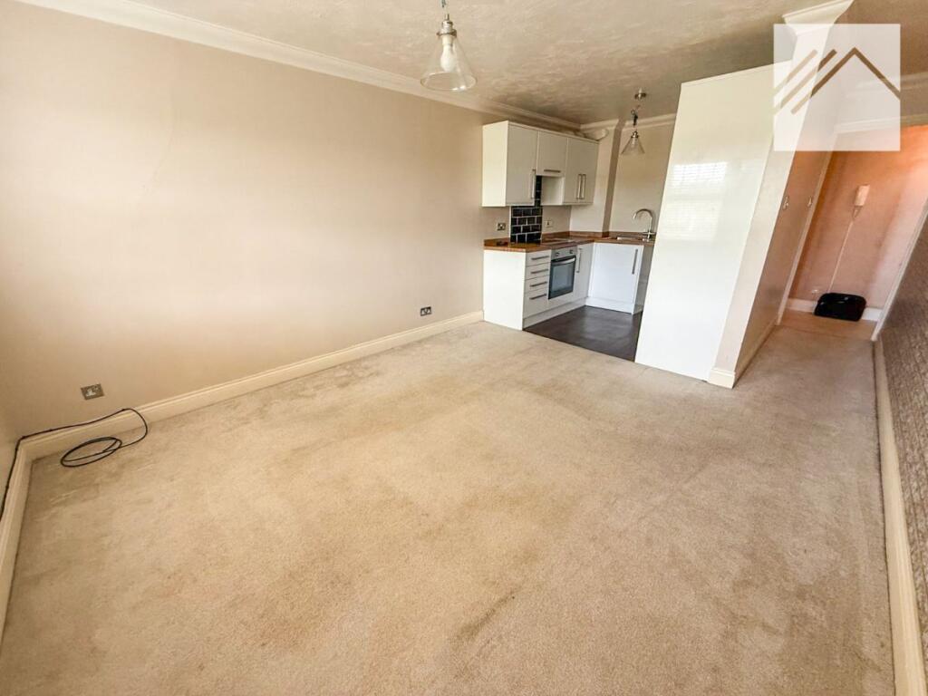 St. James Court, Western Esplanade, Canvey Island photo 2