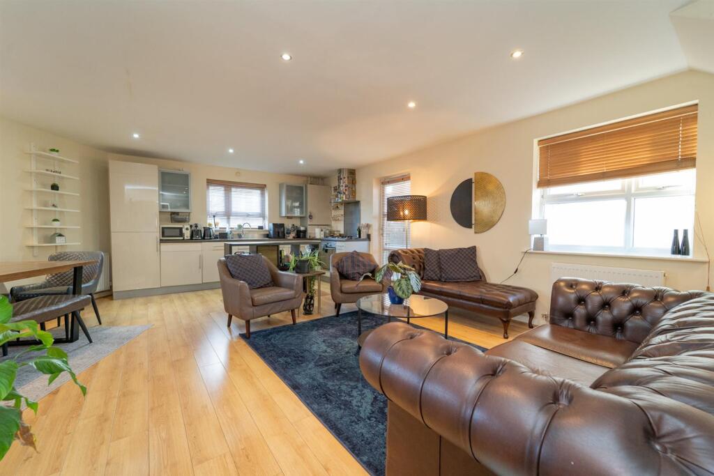Bilsborrow Road, Fallowfield photo 2