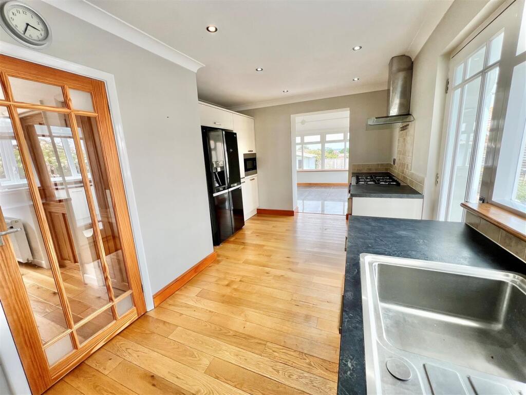 House in Totland, Middleton - View 5