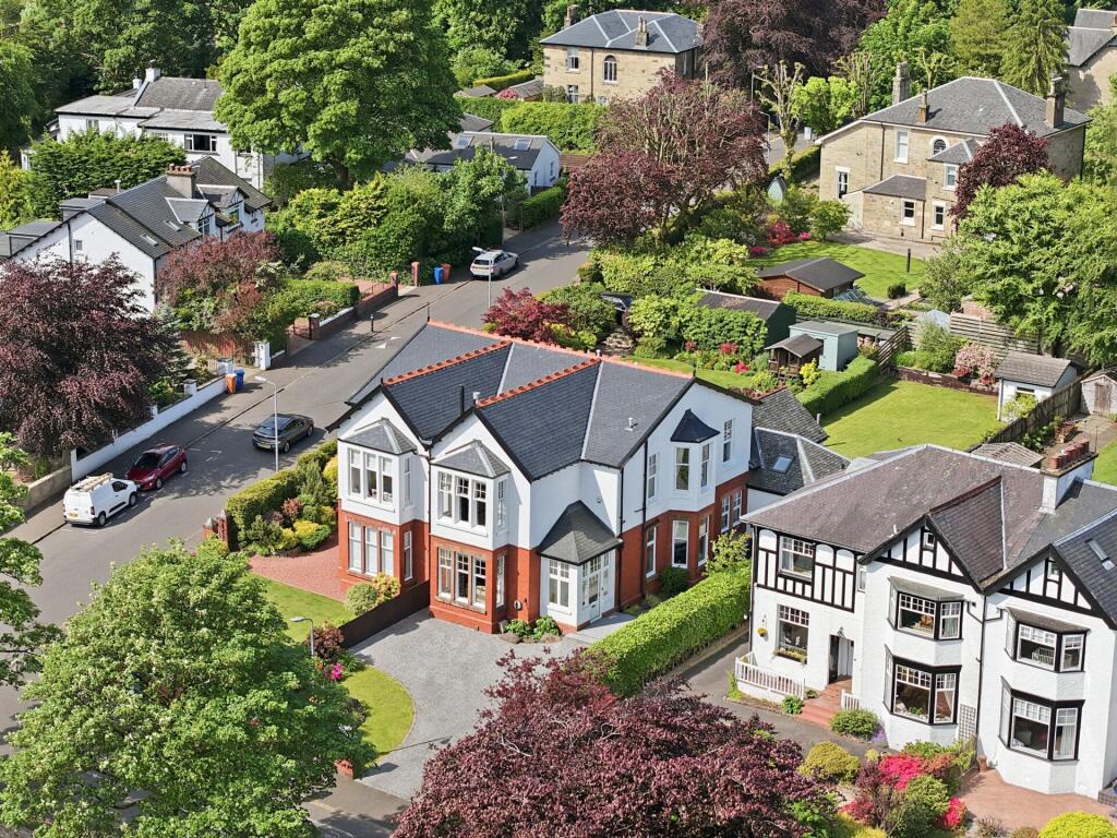 Main image of property: 1 West Chapelton Drive, Bearsden, G61 2DB