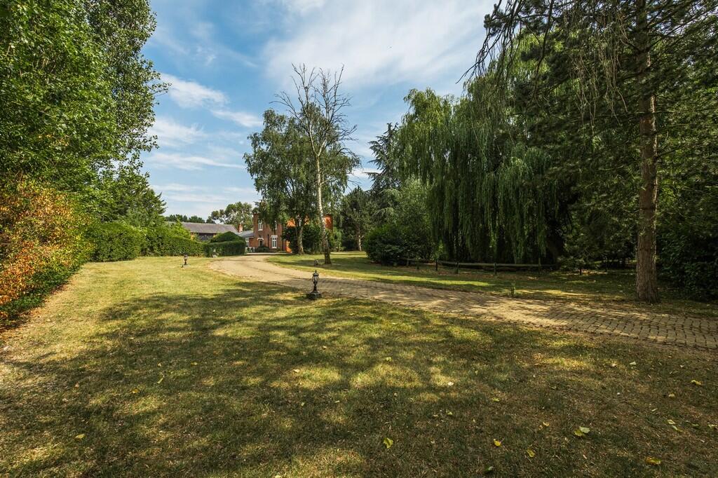 Gissing, Diss photo 3