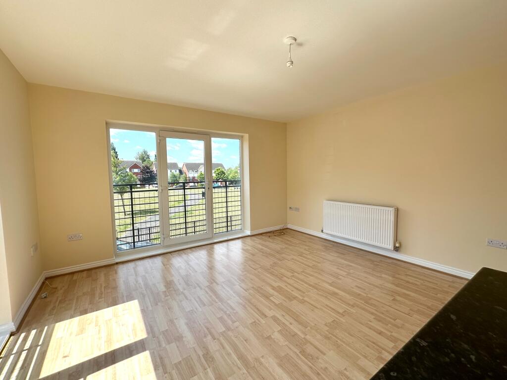 Apartment in Wolverhampton, West Midlands - View 6