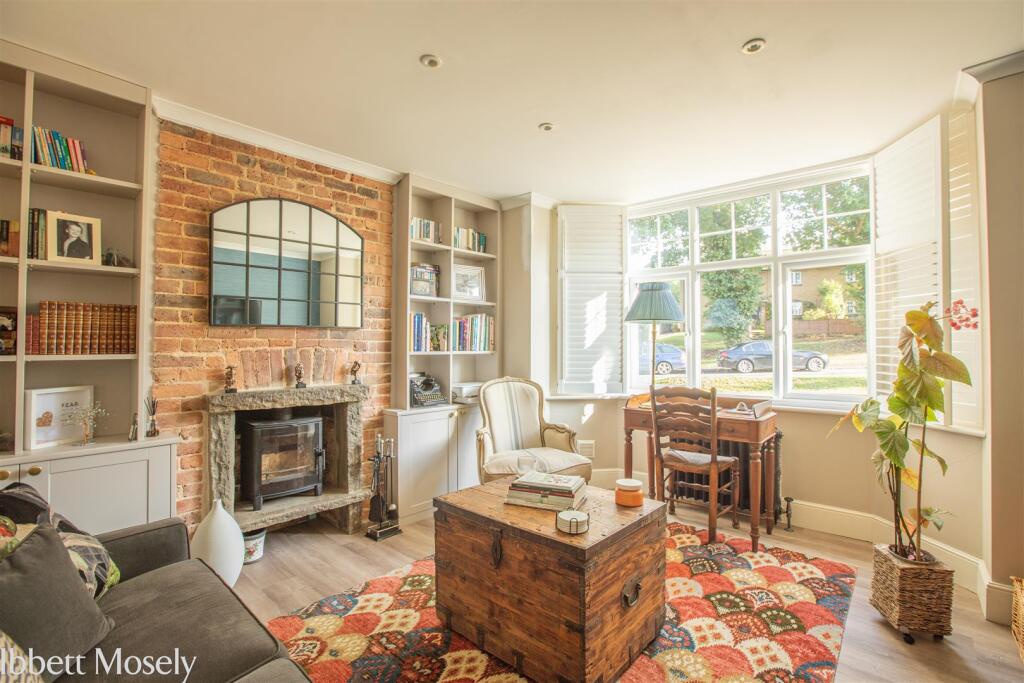 House in Tandridge, Hurst Green, Oxted - More