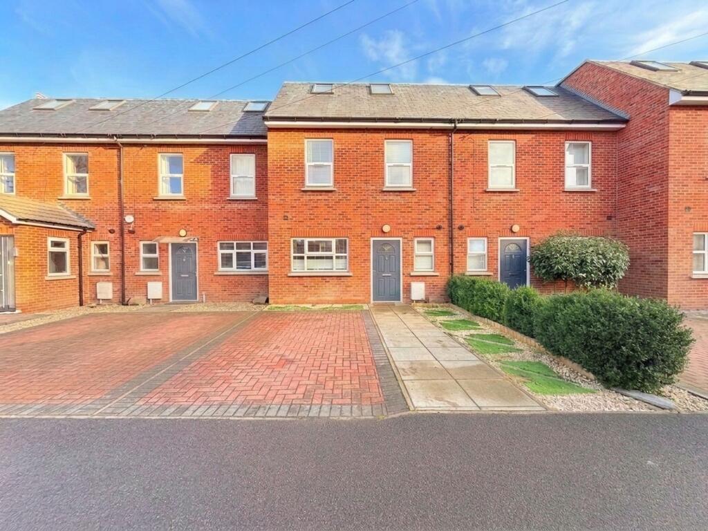 Main image of property: Langstone Mews, Southall, UB1