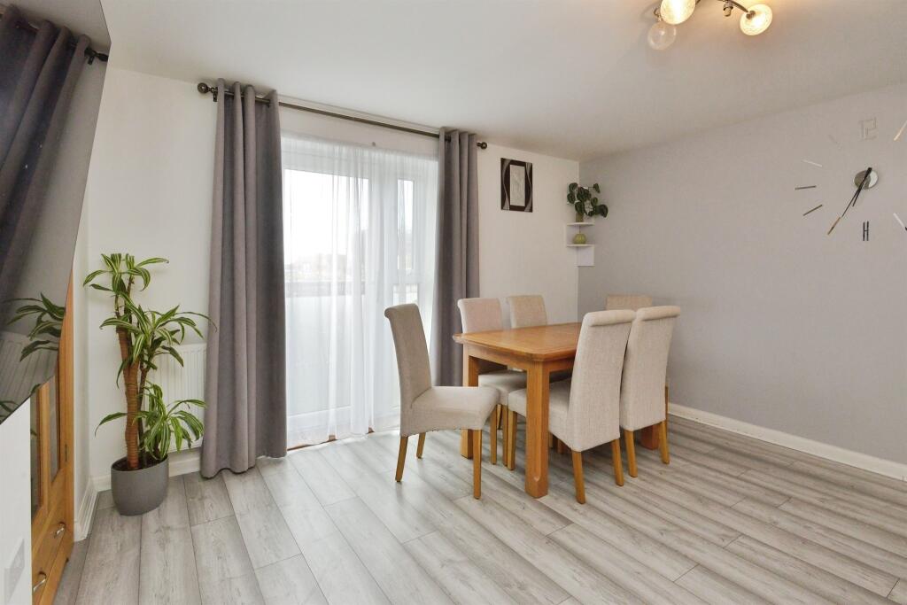Apartment in Milton Keynes, Fairfields - View 6