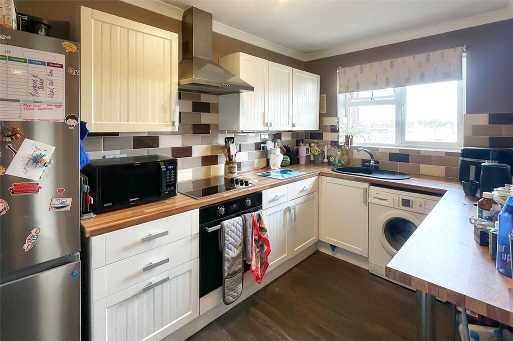 Apartment in Arun, Rustington - View 3