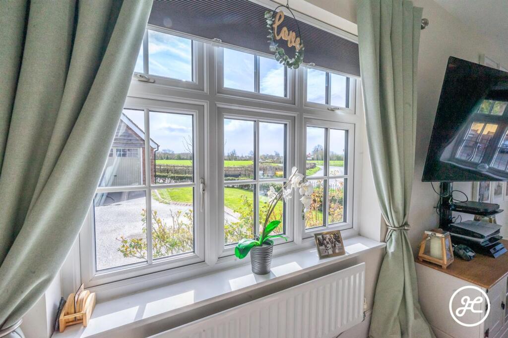 House in Taunton - View 5