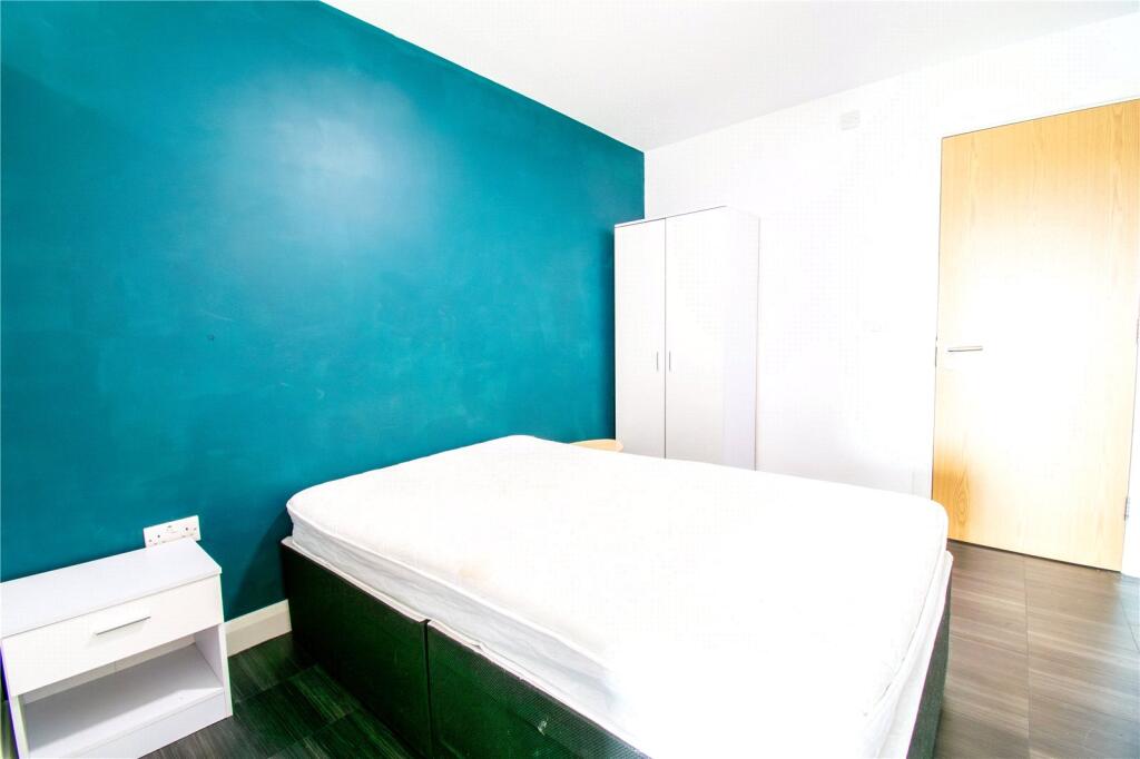 Apartment in Liverpool - More