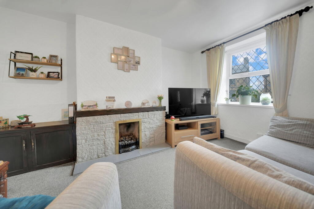 House in Burnley, Habergham - More