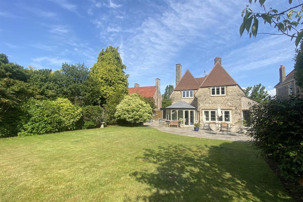 Elegant character home on The Avenue, Clevedon image 3