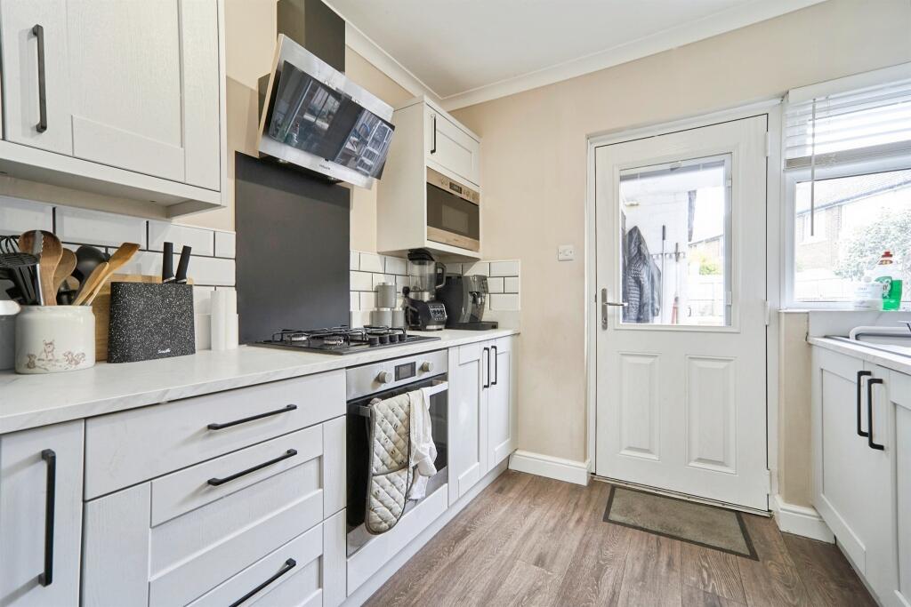 The Crescent, Baildon, Shipley photo 4