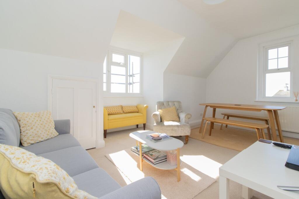 Apartment in Canterbury - View 3