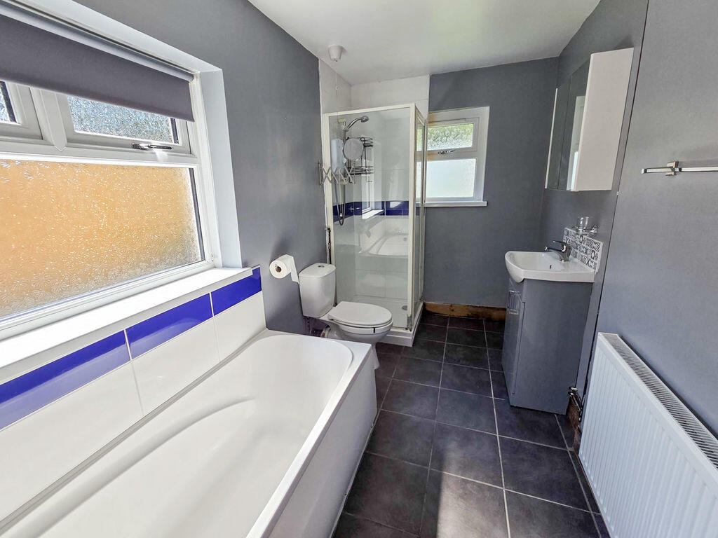 House in Hengoed, Ystrad Mynach, Gelligaer - View 4