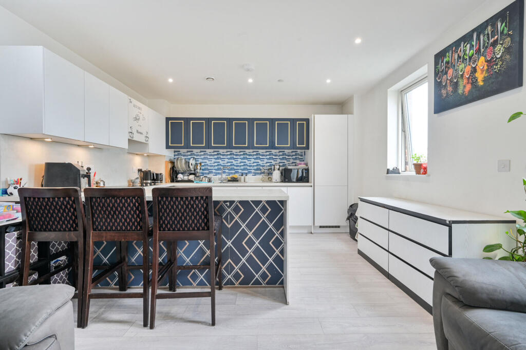 Main image of property: Silverhall House, 1d Alexandra Road, TW3 1FZ, Hounslow, TW3