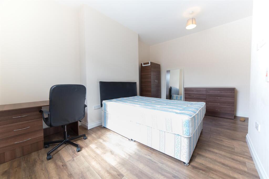 Apartment in Newcastle upon Tyne, Tyne and Wear - View 4