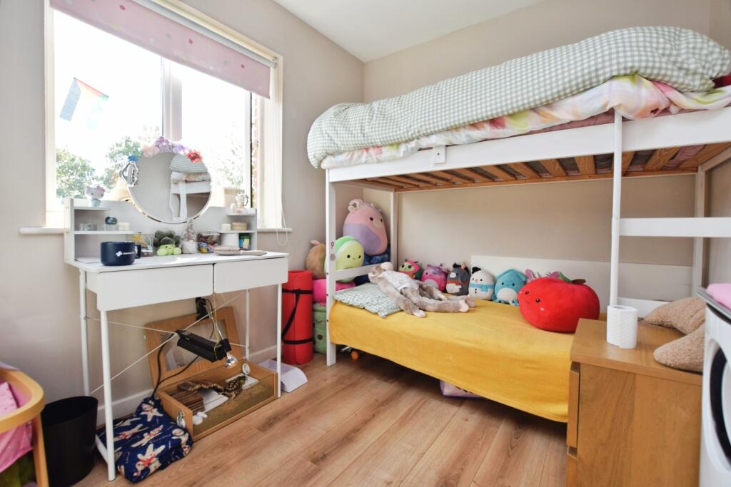 Apartment in Romford - View 5