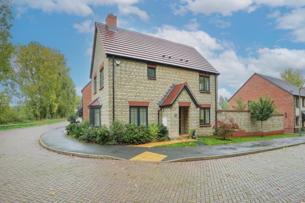 Main image of property: Davies Edge, Marcham, Abingdon