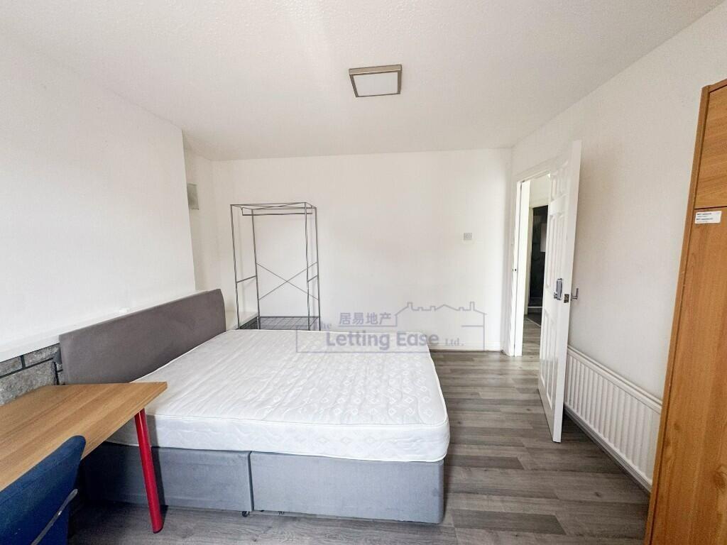 4 bedroom semi-detached house for rent
